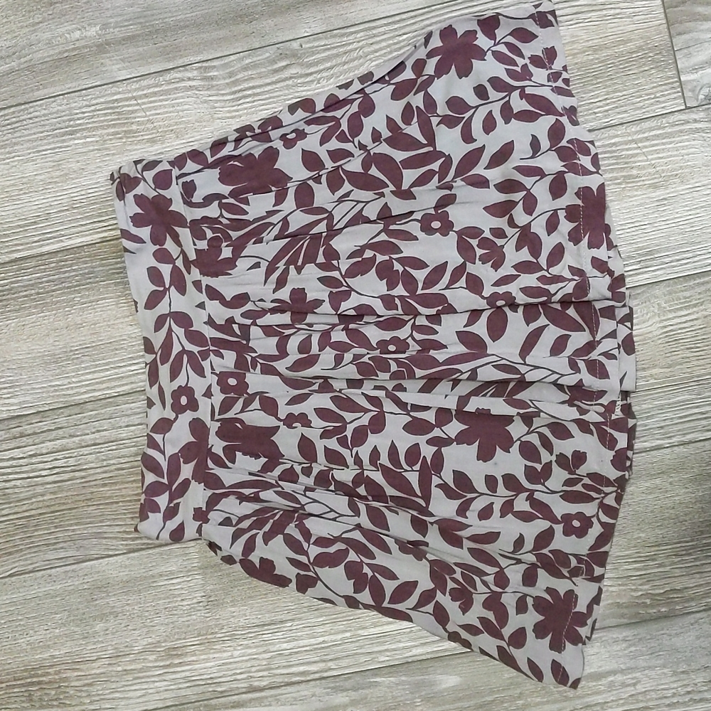 5/$25 Forever 21 Floral Flowy Mini Skirt size Small